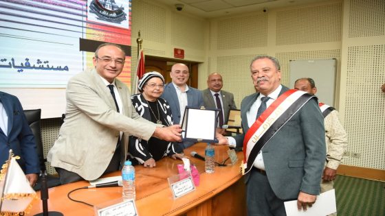 مستشفيات جامعة عين شمس تحتفل بعيد العمال